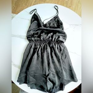 Black silk romper Forever 21 Size Small NWT